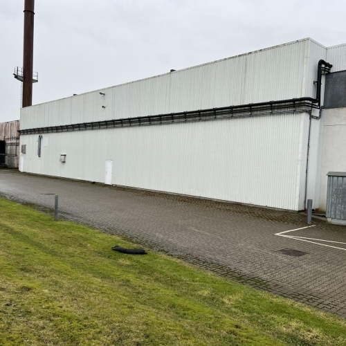 Lang facade ved BHJ i Møldrup får facaderens af Dansk Damprens