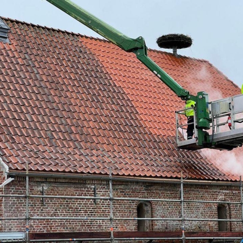 Tagrens med damprens under udførelse af Dansk Damprens i Danmark.