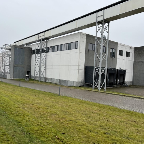 BHJ i Møldrup, Nordjylland, får facaderens af Dansk Damprens.