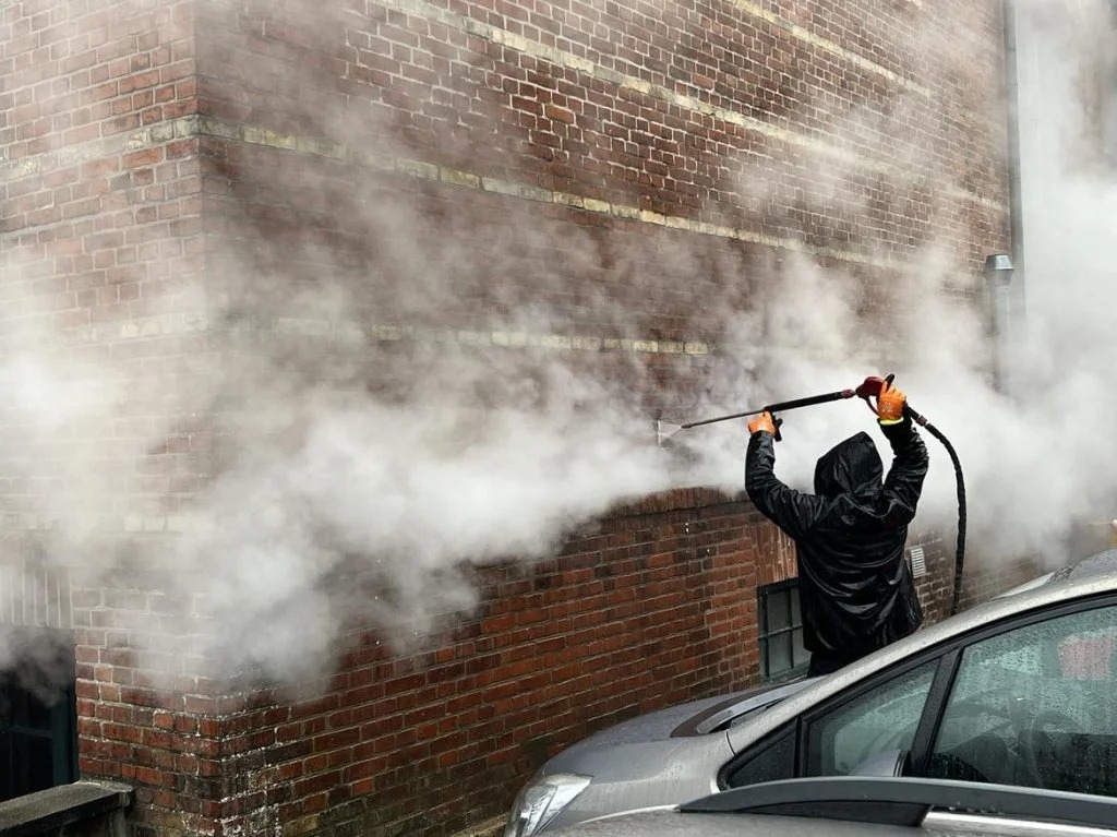 Effektiv facaderens med damp – skånsom og miljøvenlig